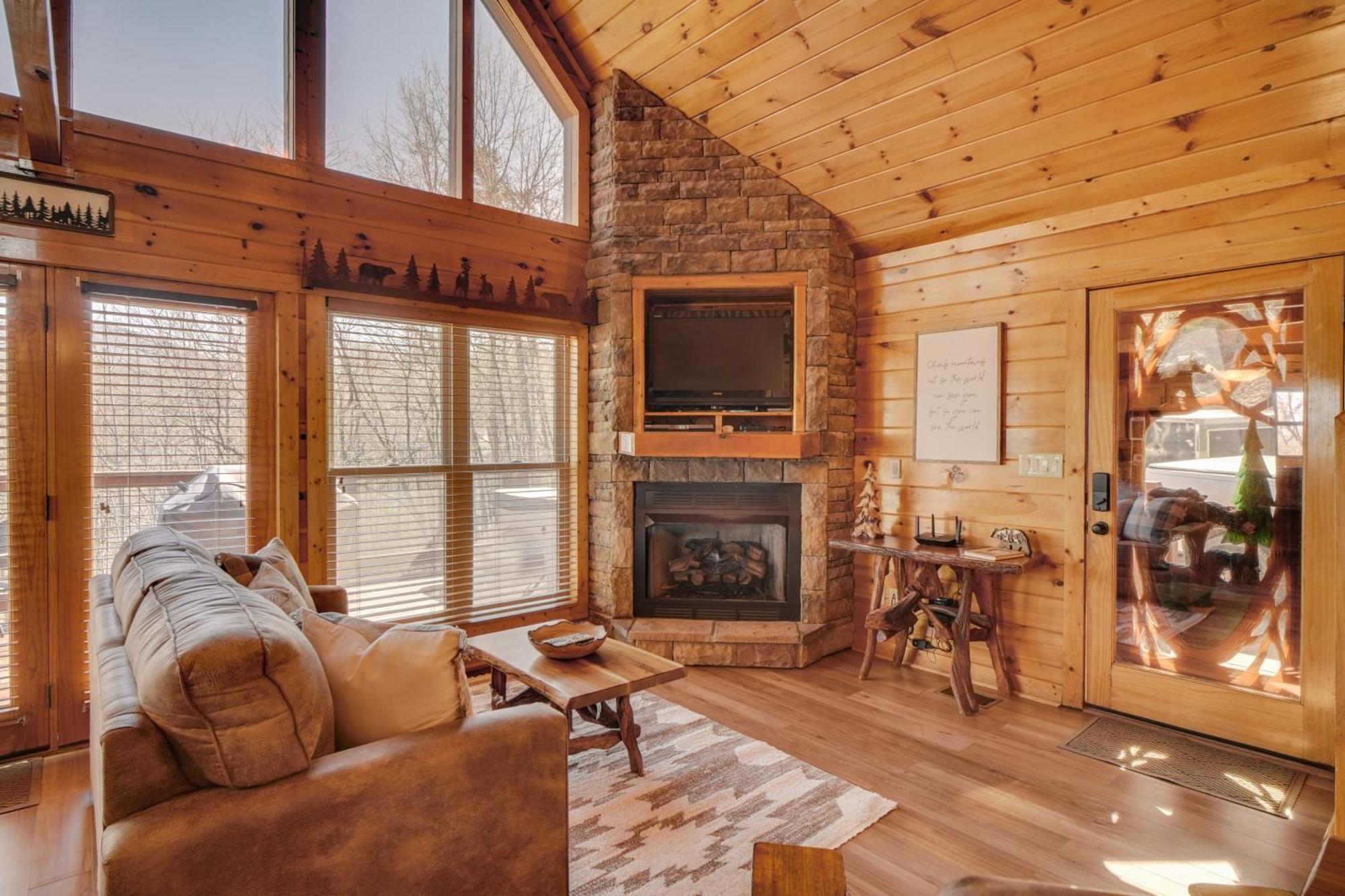Hatcher Mtn Retreat Sevierville Cabin With Hot Tub! ภายนอก รูปภาพ